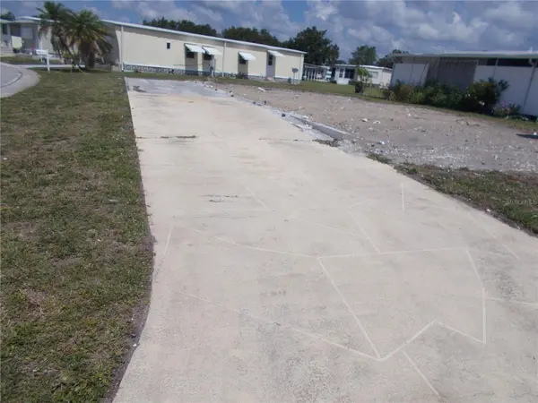 6581 CENTER LN, North Port, FL 34287