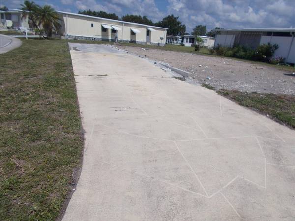 6581 CENTER LN, North Port, FL 34287
