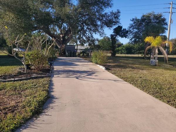 6880 PLEASANT CT, North Port, FL 34287