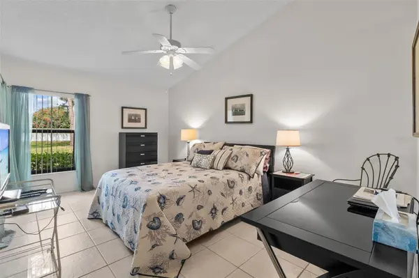 235 SOUTHAMPTON LN #276, Venice, FL 34293