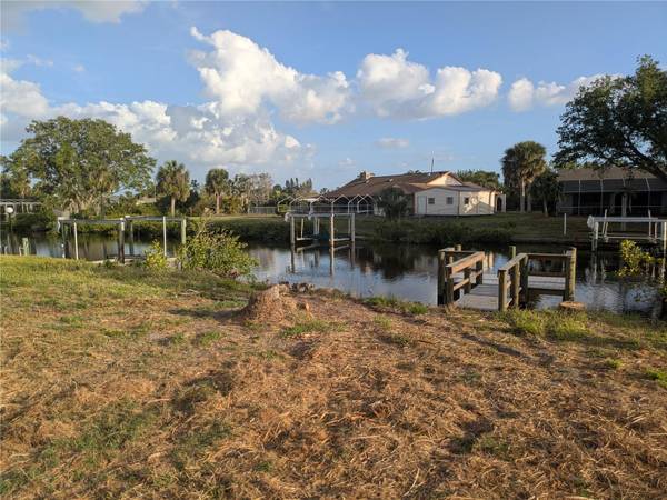 18641 KLINGLER CIR, Port Charlotte, FL 33948