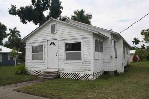 702 W OLYMPIA AVE, Punta Gorda, FL 33950