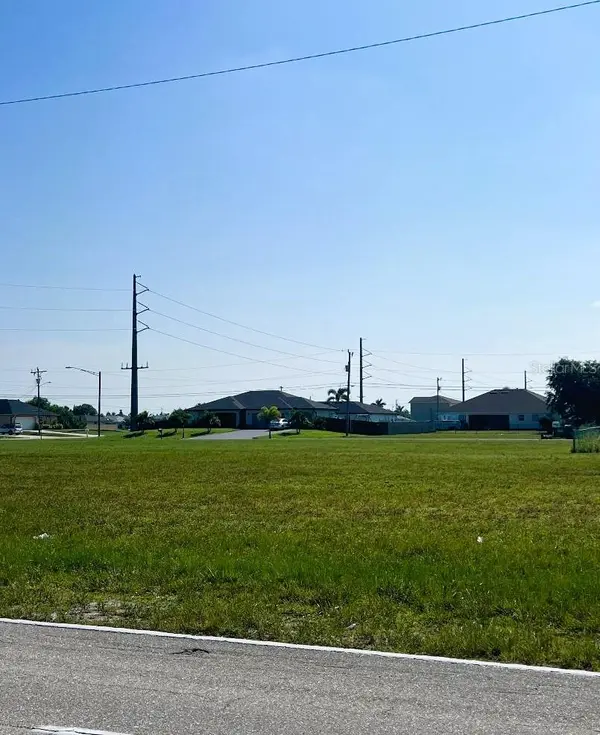 2713 SANTA BARBARA BLVD N, Cape Coral, FL 33993