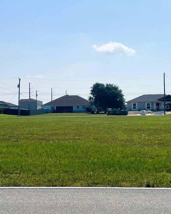 2713 SANTA BARBARA BLVD N, Cape Coral, FL 33993