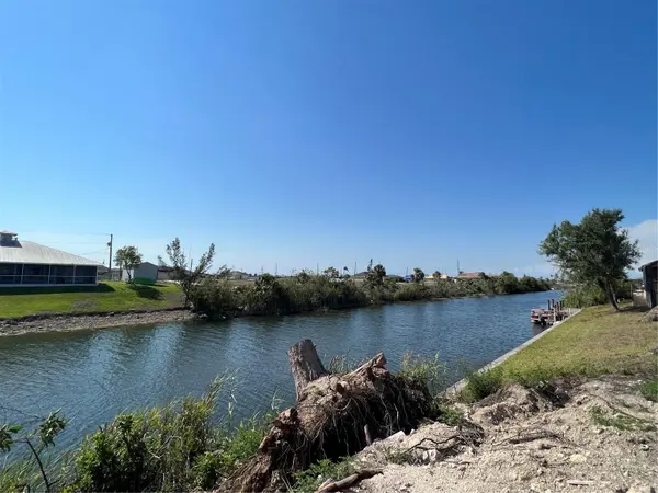 2204 NW 6TH PL, Cape Coral, FL 33993