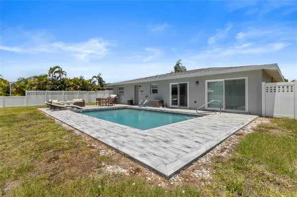 60 GOLFVIEW RD, Rotonda West, FL 33947