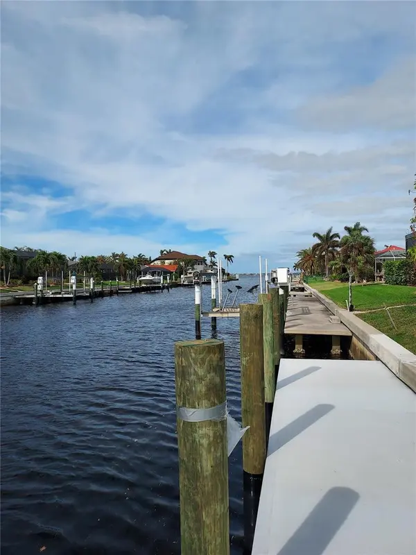 2200 PALM TREE DR, Punta Gorda, FL 33950