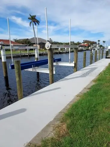 2200 PALM TREE DR, Punta Gorda, FL 33950