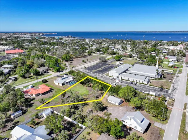 479 GILL ST, Punta Gorda, FL 33950