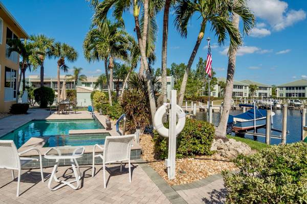 3216 PURPLE MARTIN DR #121, Punta Gorda, FL 33950