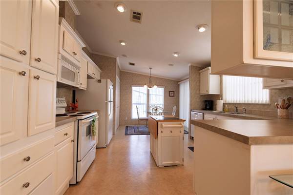 33 AMSTERDAM AVE, Punta Gorda, FL 33950