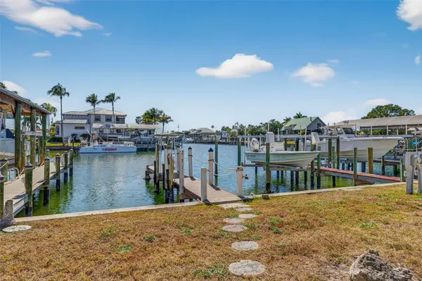 12130 SIESTA DR, Fort Myers Beach, FL 33931