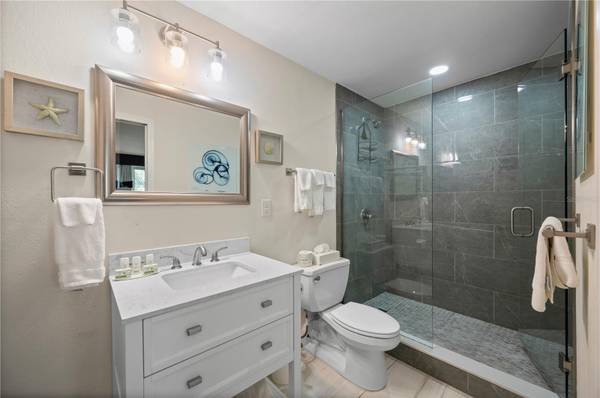 7150 N TAMIAMI TRL #S-600, Sarasota, FL 34243