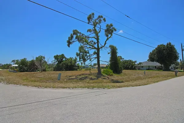 133 FAIRWAY RD, Rotonda West, FL 33947
