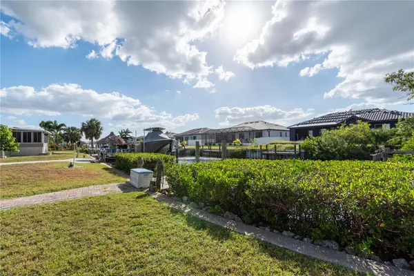 28 WINDMILL BLVD, Punta Gorda, FL 33950