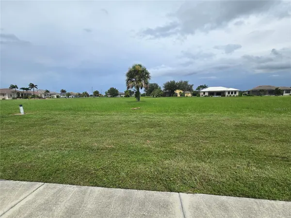 17240 CAPE HORN BLVD, Punta Gorda, FL 33955