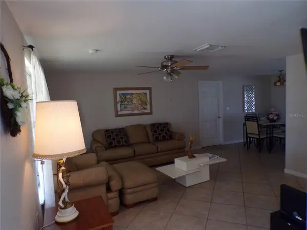182 CHELSEA CT NW, Port Charlotte, FL 33952