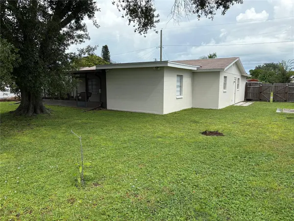 6418 W PARIS ST, Tampa, FL 33634
