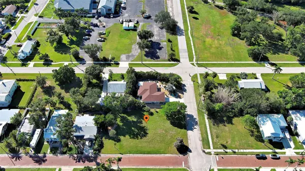 527 PALM AVE, Punta Gorda, FL 33950