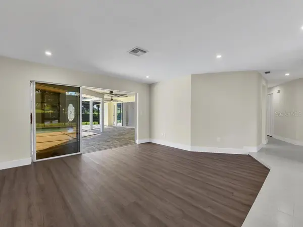 491 CYPRESS WAY E, Naples, FL 34110