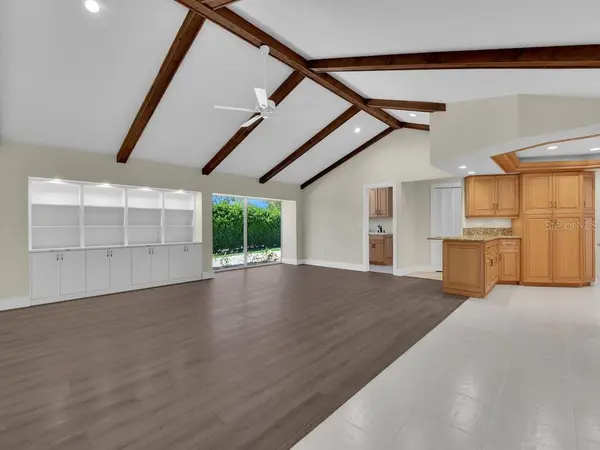 491 CYPRESS WAY E, Naples, FL 34110