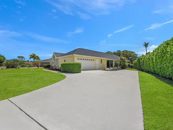 491 CYPRESS WAY E, Naples, FL 34110