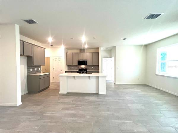 4 LYNBROOK DR, Palm Coast, FL 32137