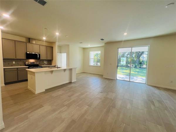 4 LYNBROOK DR, Palm Coast, FL 32137