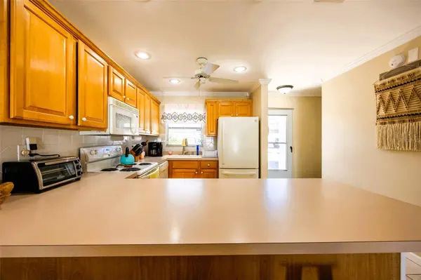 6777 WINKLER RD #150, Fort Myers, FL 33919