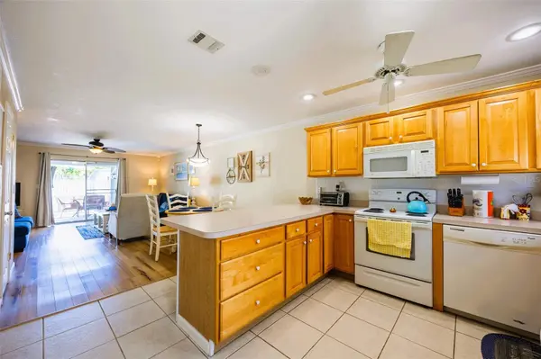 6777 WINKLER RD #150, Fort Myers, FL 33919