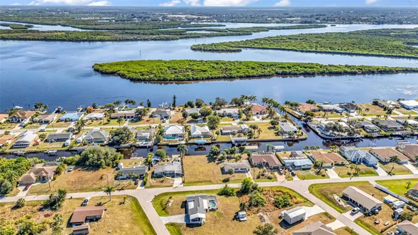 3334 DOVER DR, Punta Gorda, FL 33983