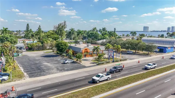1130 N TAMIAMI TRL, North Fort Myers, FL 33903