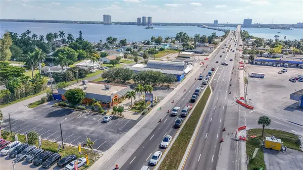 1130 N TAMIAMI TRL, North Fort Myers, FL 33903