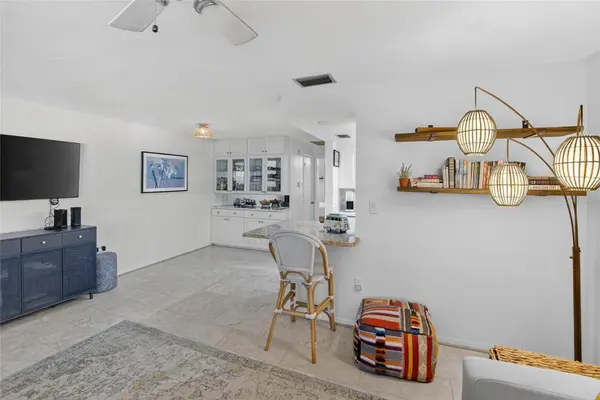 650 PINELLAS POINT DR S #236, St Petersburg, FL 33705