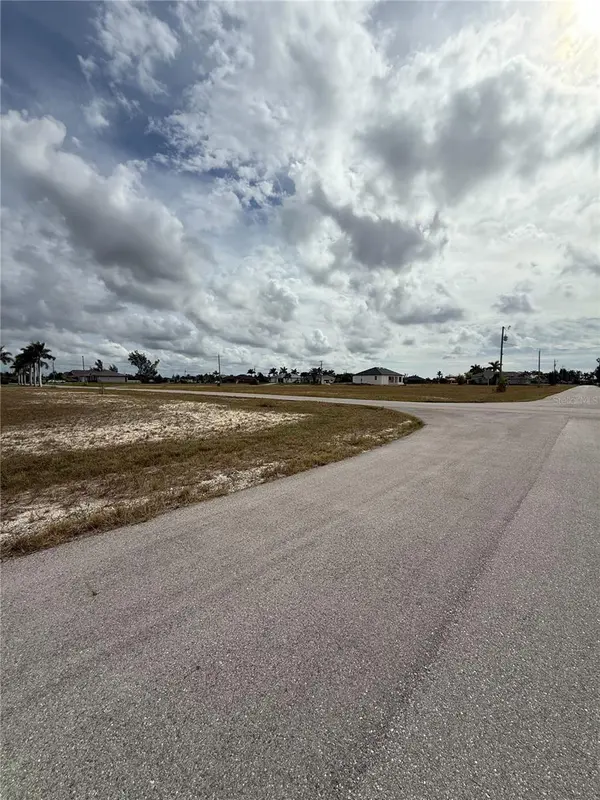 2801 NW 45TH PL, Cape Coral, FL 33993