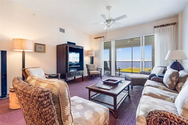 14815 LAGUNA DR #702, Fort Myers, FL 33908
