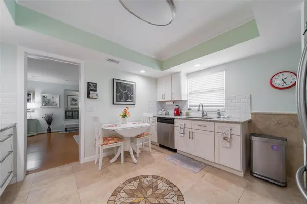 5020 BRITTANY DR S #324, St Petersburg, FL 33715