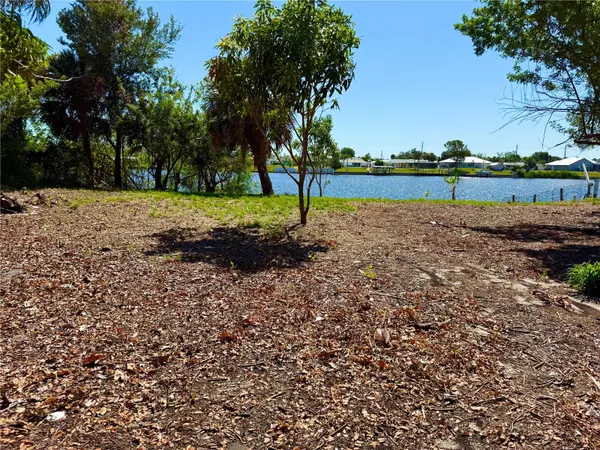 834 ELLICOTT CIR NW, Port Charlotte, FL 33952