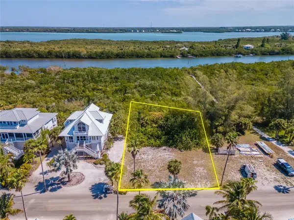 7395 PALM ISLAND DR #Lot 22, Placida, FL 33946