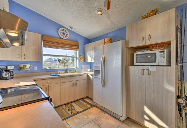 8876 BAY ST #A, Placida, FL 33946