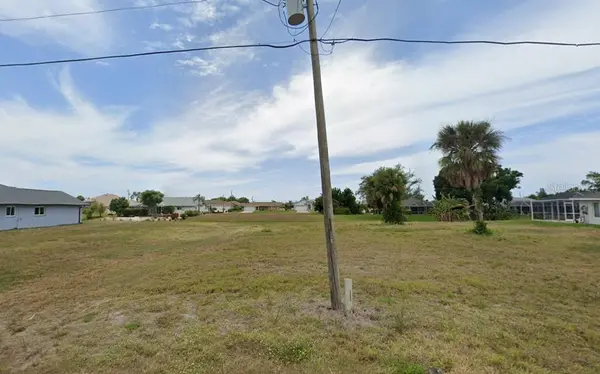 17 FAIRWAY RD, Rotonda West, FL 33947