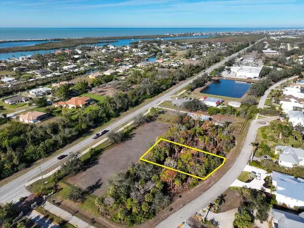 10081 CREEKSIDE DR, Placida, FL 33946