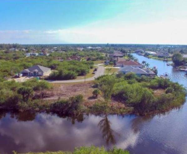 15642 APPLEWHITE CIR, Port Charlotte, FL 33981