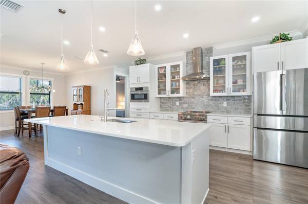 237 W PINE VALLEY LN, Rotonda West, FL 33947