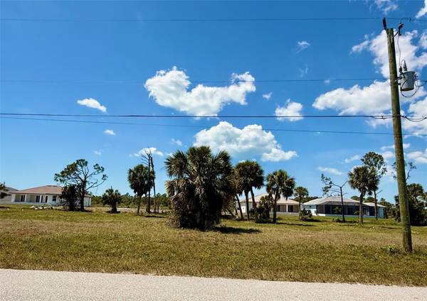 241 W PINE VALLEY LN, Rotonda West, FL 33947
