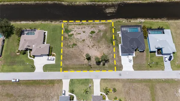 227 & 229 TOURNAMENT RD, Rotonda West, FL 33947