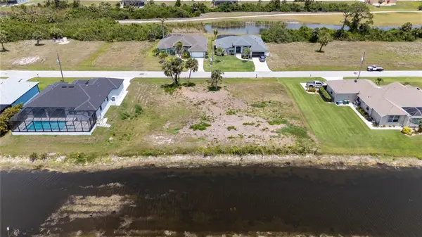 227 & 229 TOURNAMENT RD, Rotonda West, FL 33947
