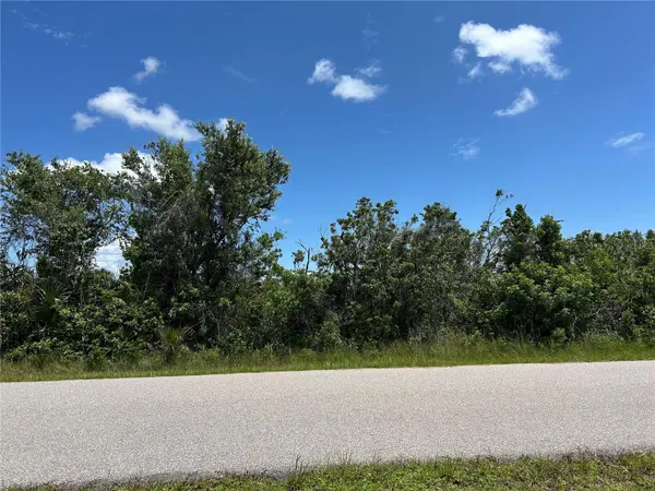 15657 HENNIPEN CIR, Port Charlotte, FL 33981