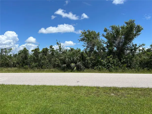 15657 HENNIPEN CIR, Port Charlotte, FL 33981