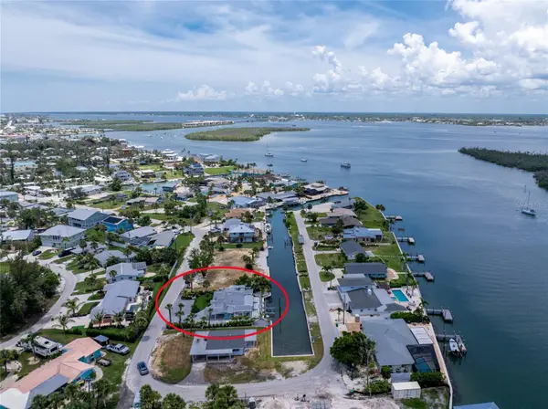 1265 HOLIDAY DR, Englewood, FL 34223